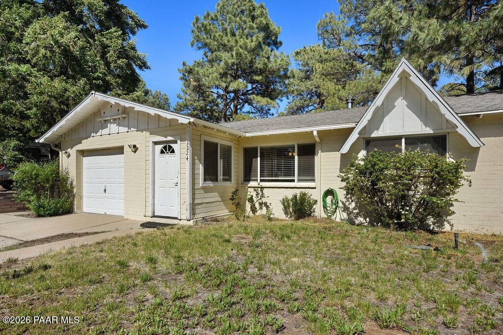 Photo of 3224 N Patterson Boulevard, Flagstaff, AZ 86004 (MLS # 1082141)