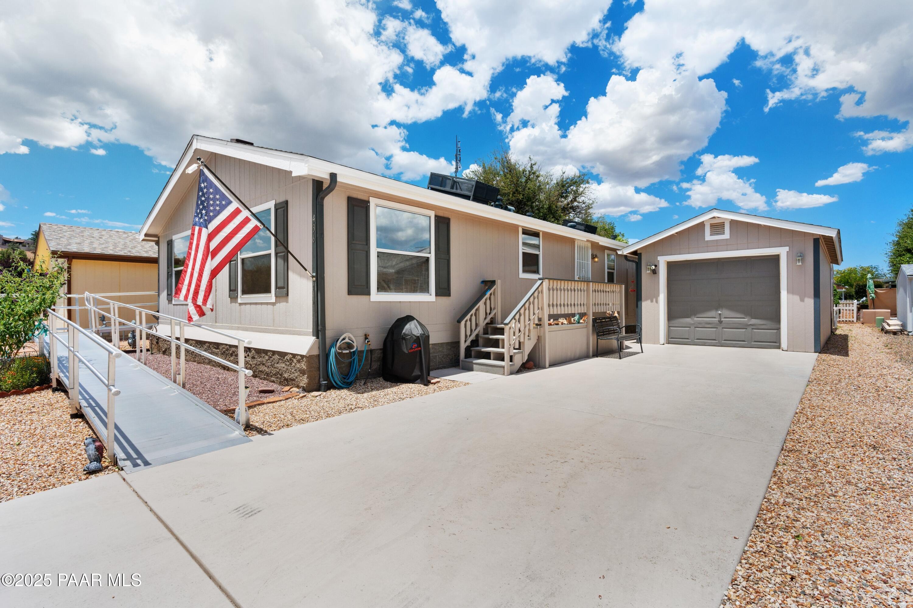 12200 E Obsidian Loop Road