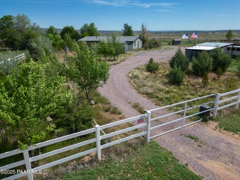1800 W Slick Horn Alley Paulden AZ 86334
