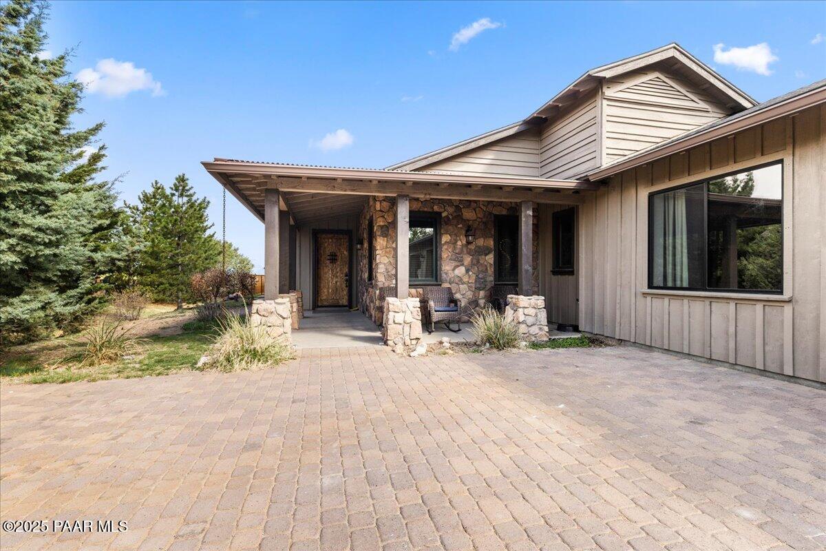 5740 W Johnny Mullins Drive