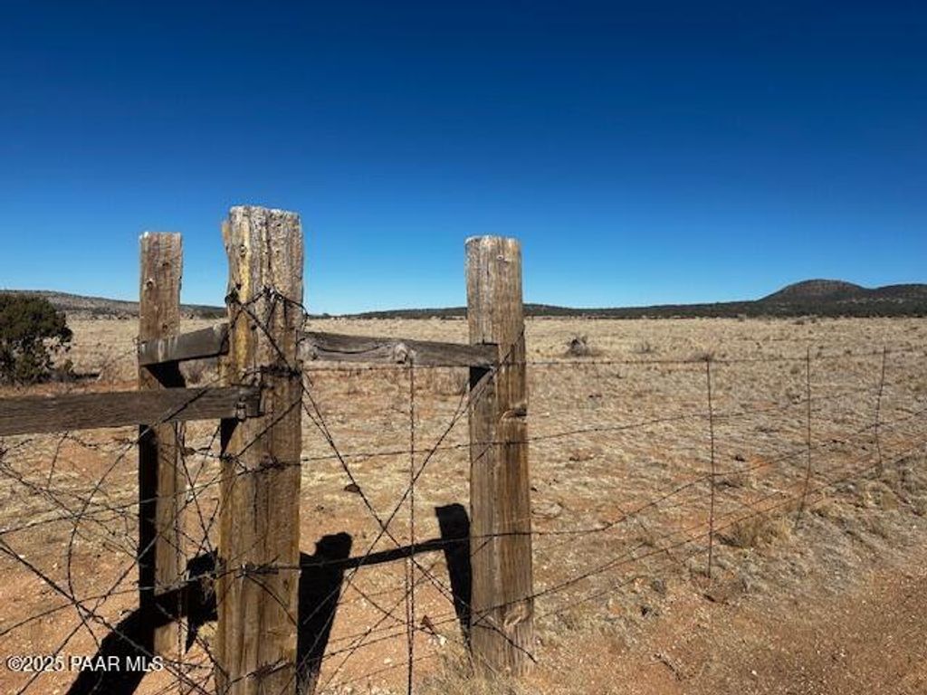 Photo of 00 SW Double Back Drive, Seligman, AZ 86337 (MLS # 1081391)