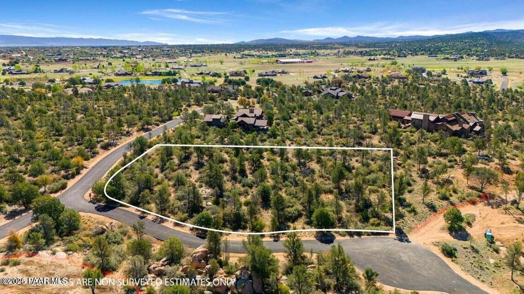 Photo of 4605 W La Porte Circle, Prescott, AZ 86305 (MLS # 1077123)