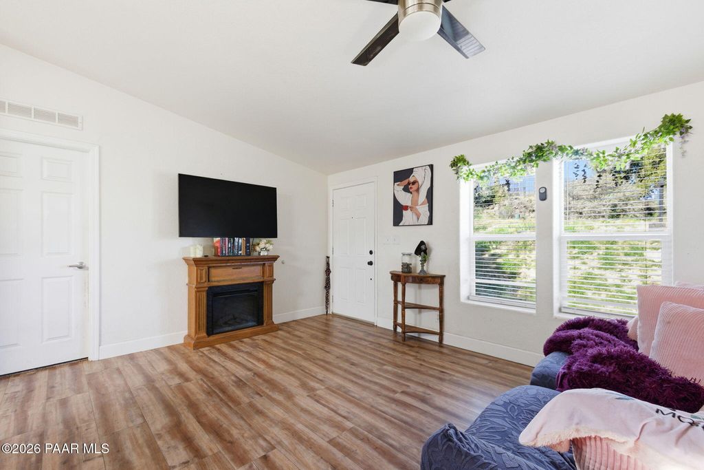 Photo of 16071 S Zuni Drive, Mayer, AZ 86333 (MLS # 1078828)