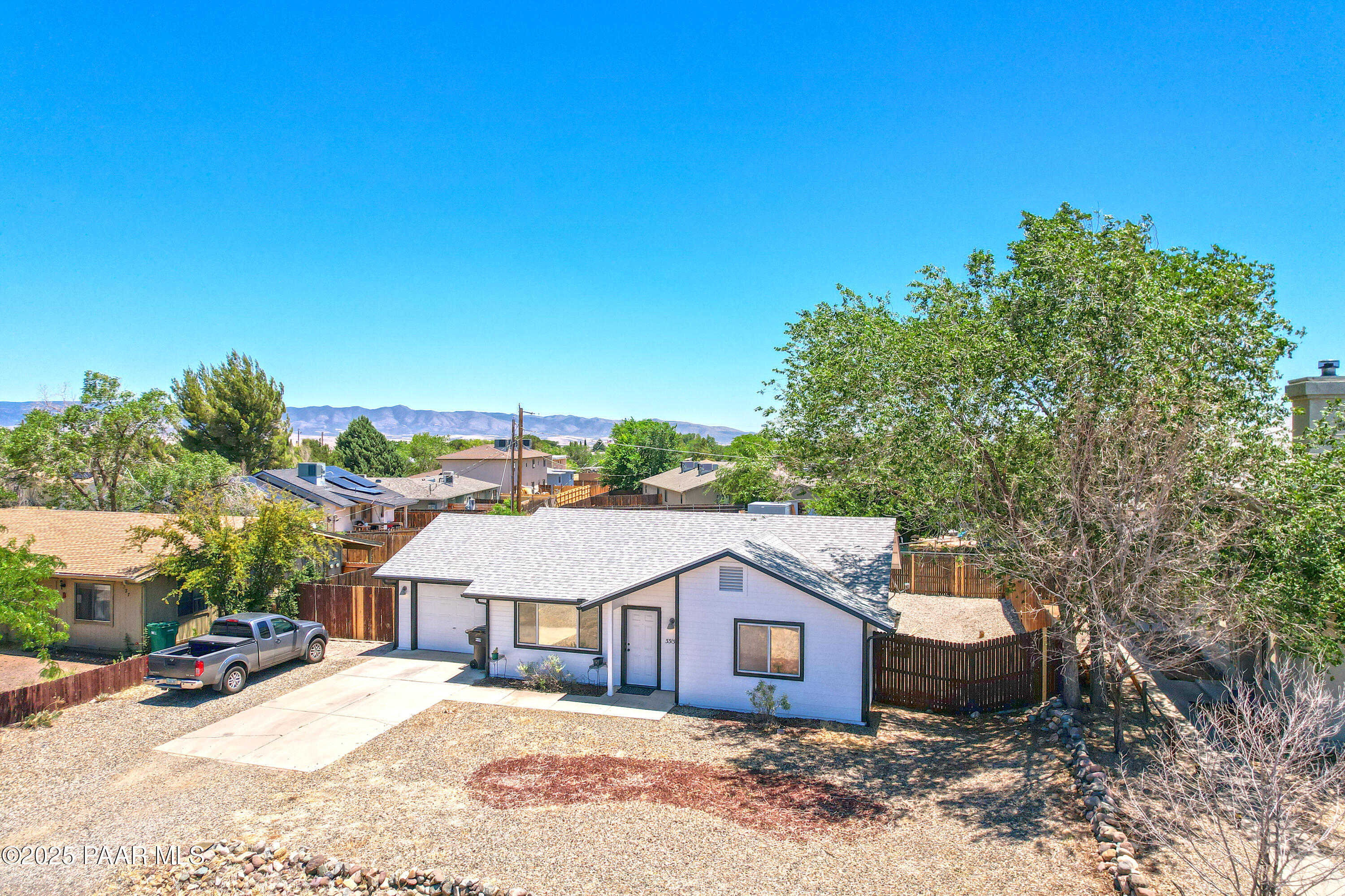 3313 N Hedgewood Drive