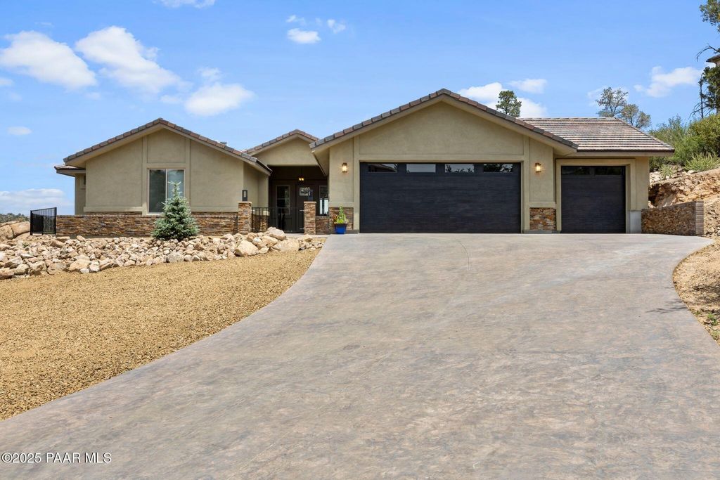 Photo of 3225 Pamela Street, Prescott, AZ 86305 (MLS # 1076947)