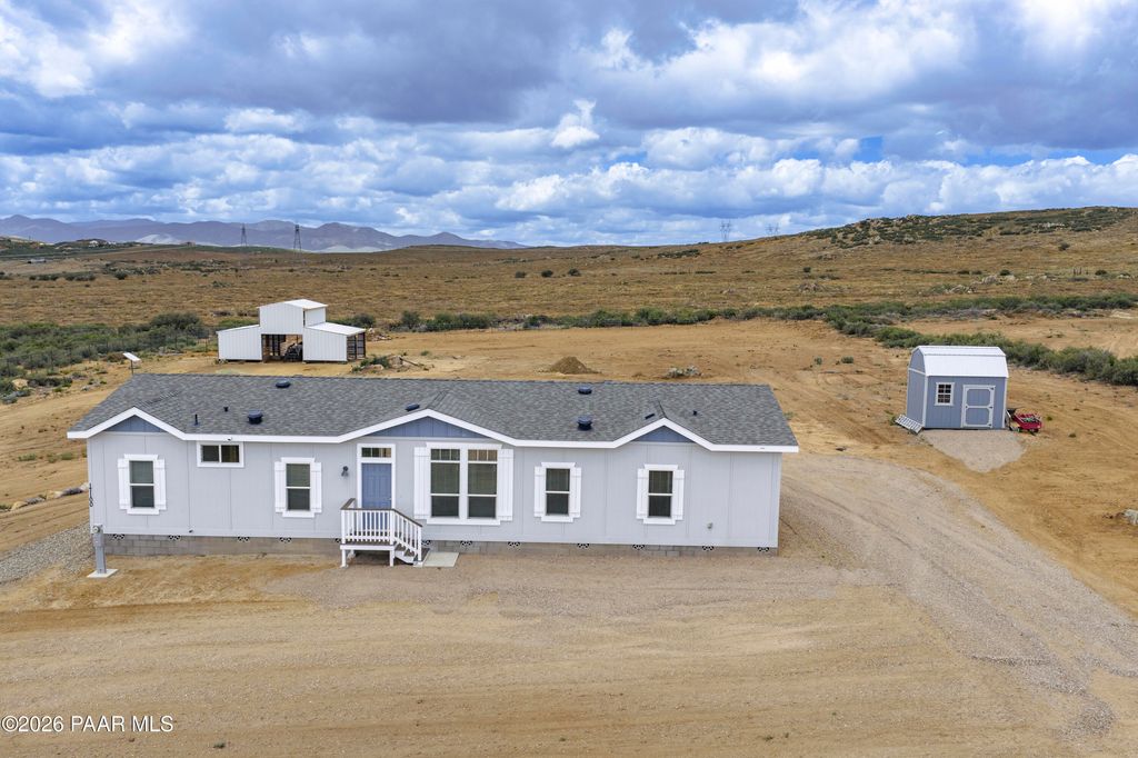 Photo of 17100 E Archer Lane, Dewey-Humboldt, AZ 86327 (MLS # 1081754)