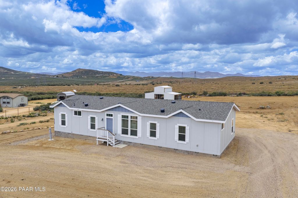 Photo of 17100 E Archer Lane, Dewey-Humboldt, AZ 86327 (MLS # 1081754)