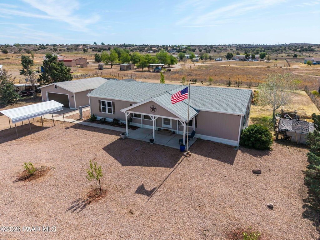 Photo of 24345 N Los Angeles Street, Paulden, AZ 86334 (MLS # 1081514)