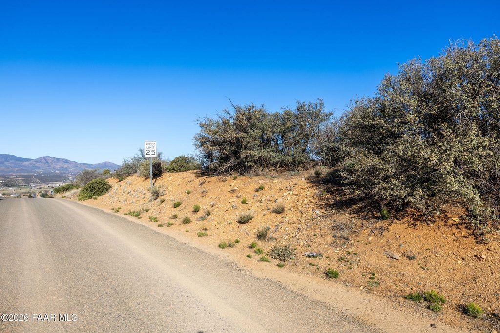 Photo of 14430 E Ridge Way, Dewey-Humboldt, AZ 86327 (MLS # 1080166)