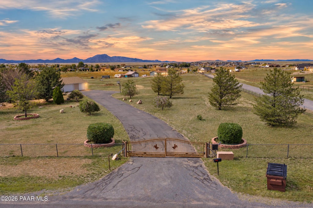Photo of 10300 N Antelope Meadows Drive, Prescott Valley, AZ 86315 (MLS # 1085738)