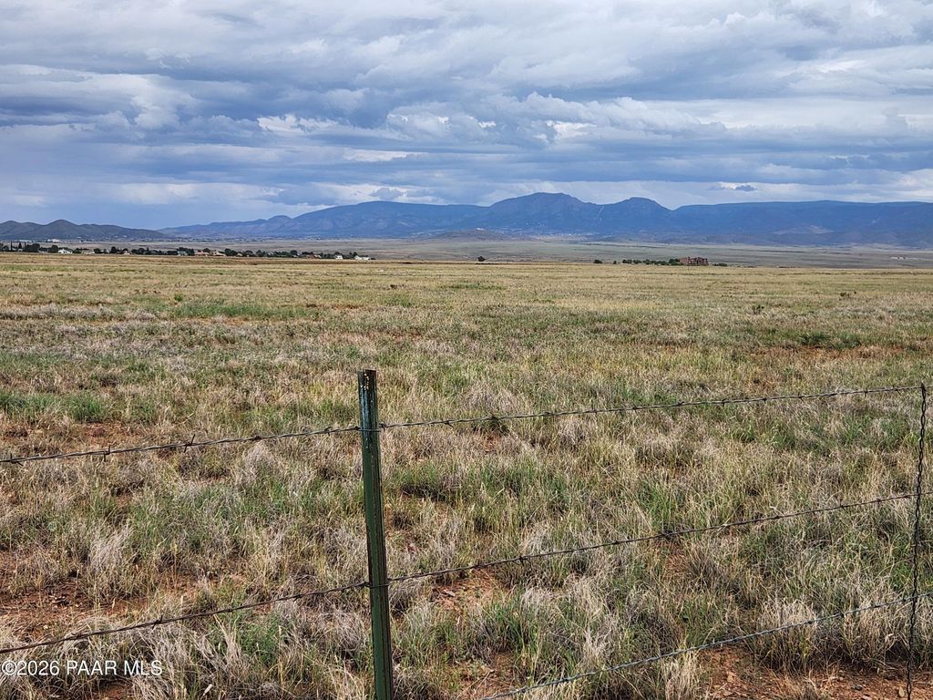 Photo of 000 Florentine Road, Prescott Valley, AZ 86314 (MLS # 1080342)