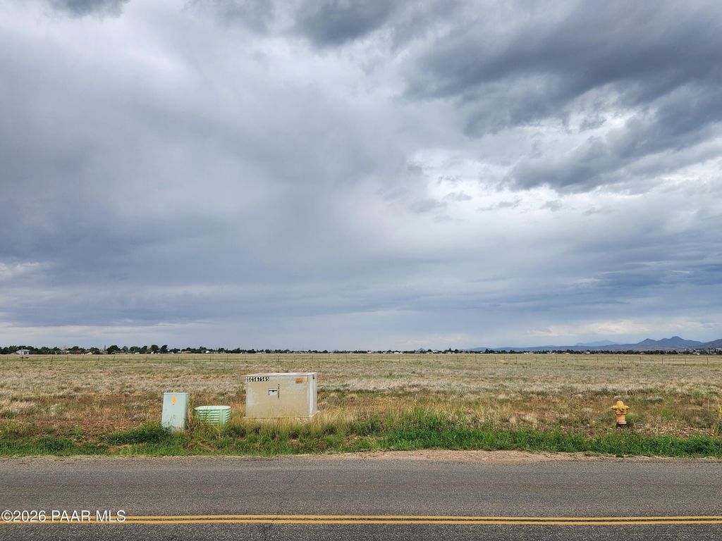 Photo of 000 Florentine Road, Prescott Valley, AZ 86314 (MLS # 1080342)