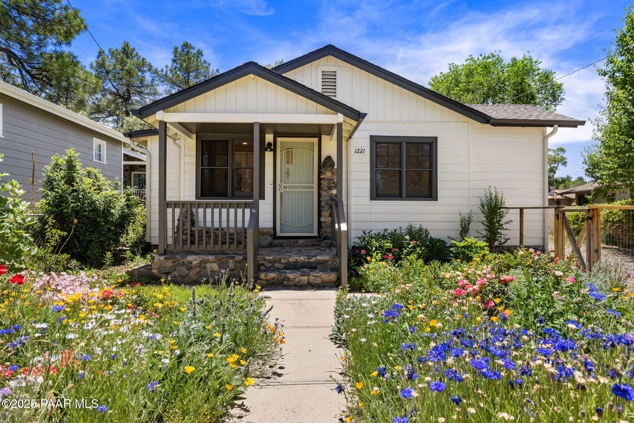 1221 Paar Drive