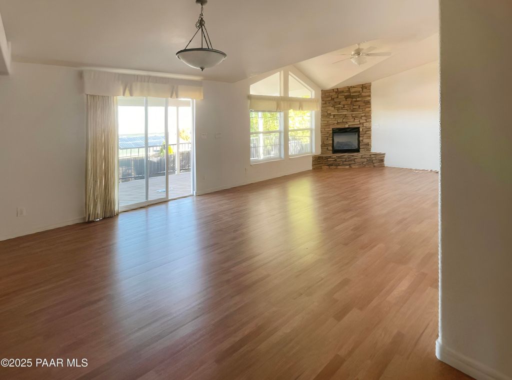 Photo of 1124 Louie Street, Prescott, AZ 86301 (MLS # 1077844)