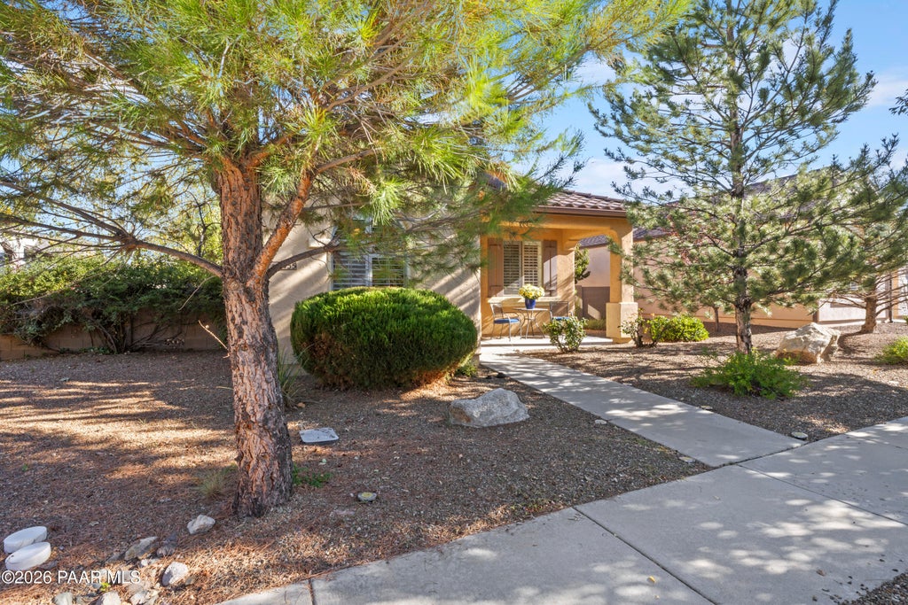Photo of 1055 N Hobble Strap Lane, Prescott Valley, AZ 86314 (MLS # 1085684)