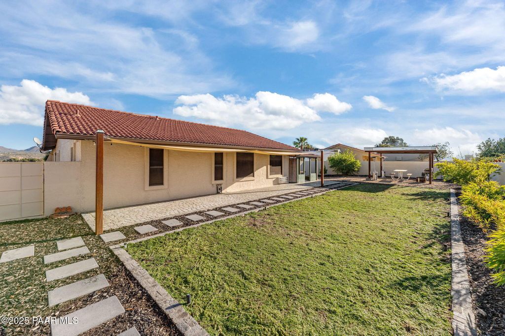 Photo of 665 W Santa Fe Drive, Wickenburg, AZ 85390 (MLS # 1078370)