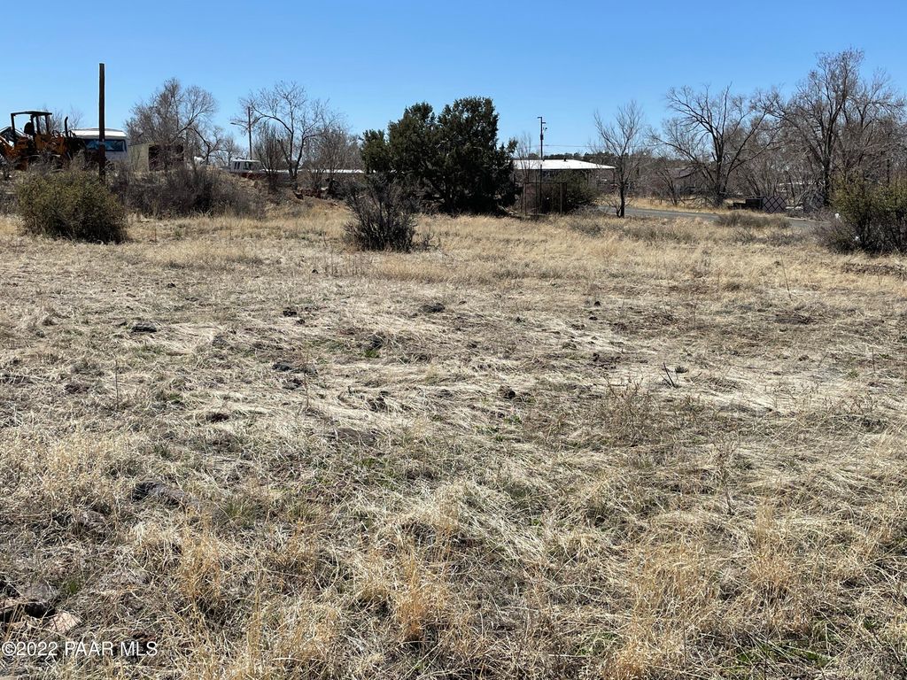 Photo of 649 W El Dorita Avenue, Ash Fork, AZ 86320 (MLS # 1081641)