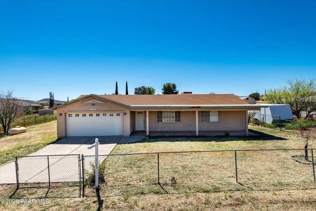 Photo of 20287 E Sierra Drive, Mayer, AZ 86333 (MLS # 1080644)