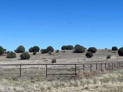 Photo of 000 S Bandit Ridge Road, Prescott, AZ 86305 (MLS # 1080598)
