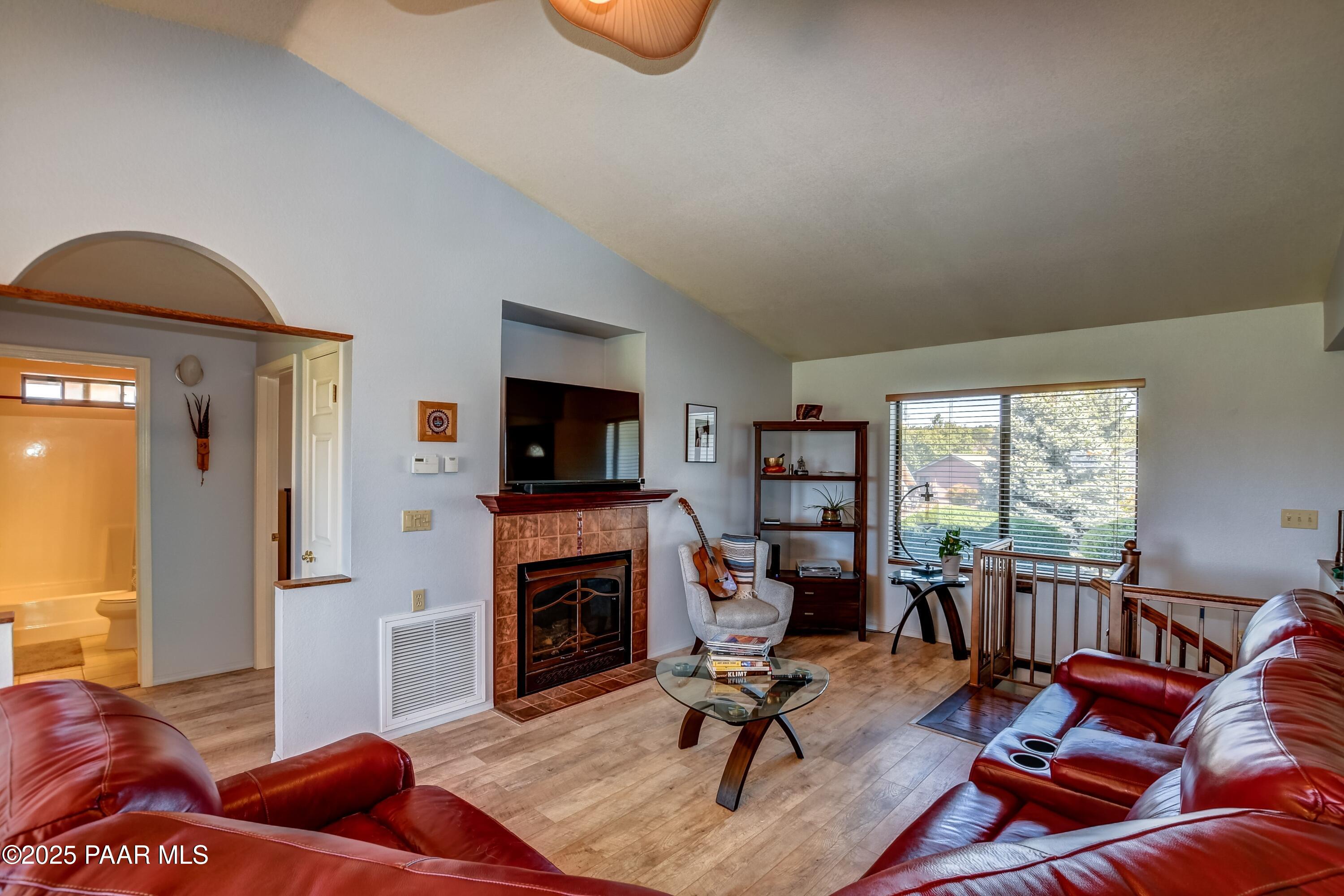 1107 N Buena Vista East