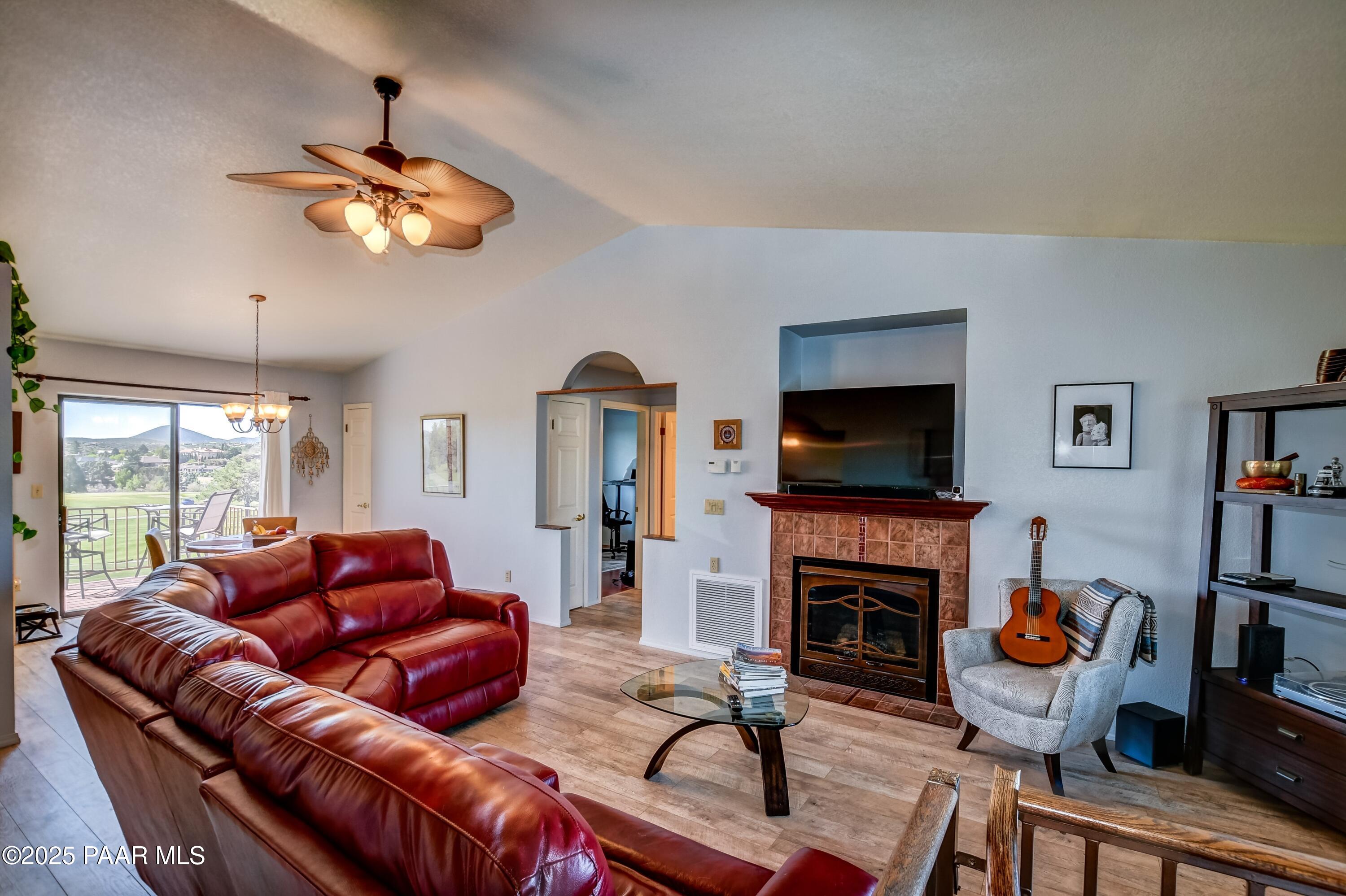 1107 N Buena Vista East