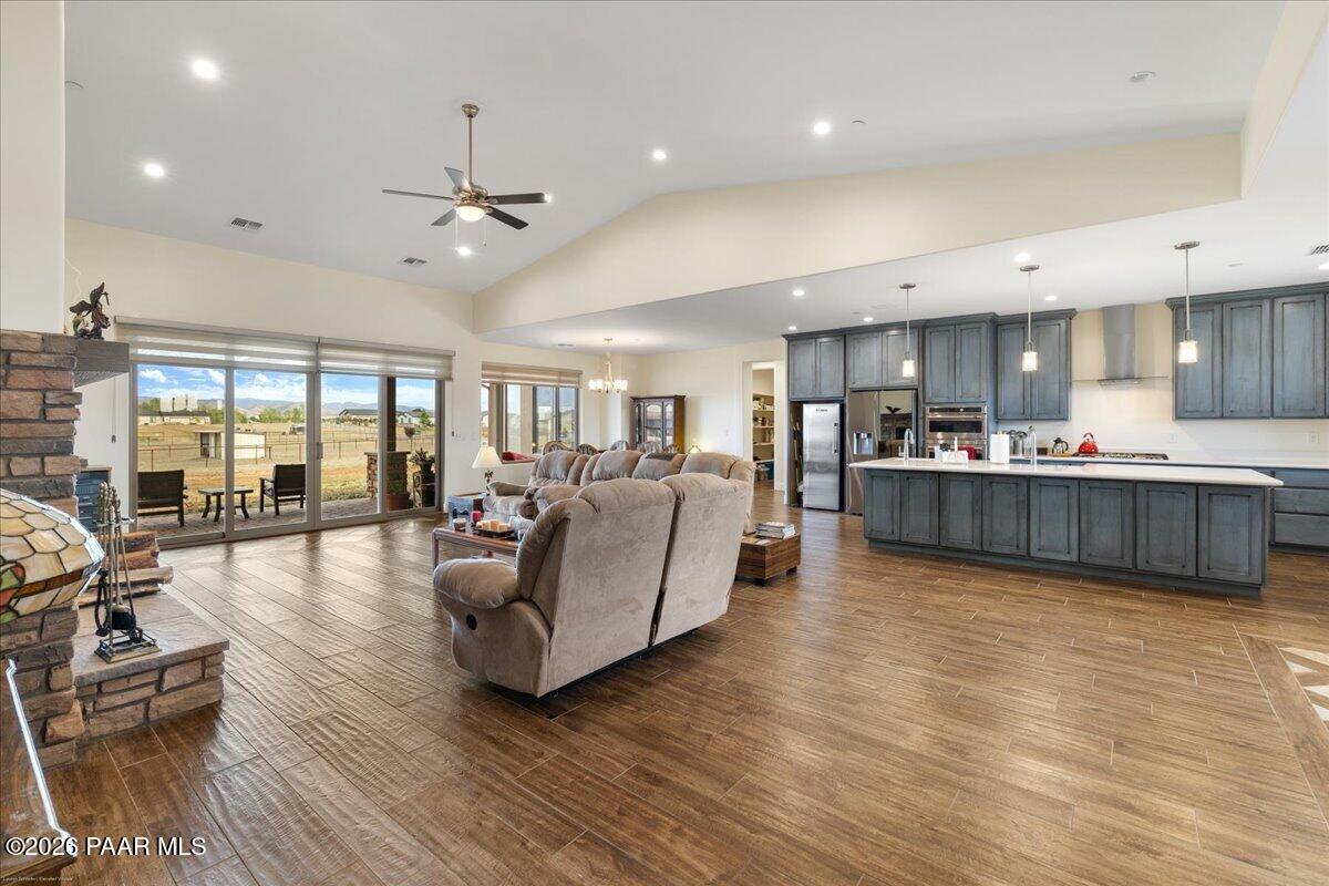 10407 N Rod Iron Road