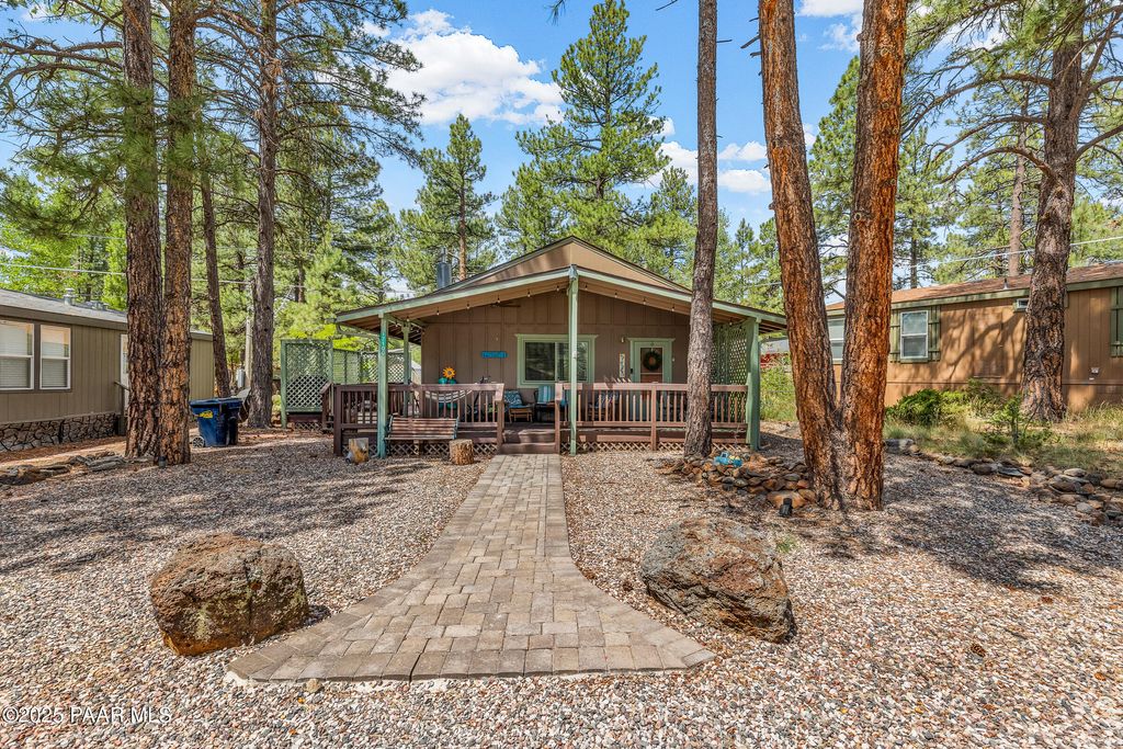 Photo of 17100 S Poco Place, Munds Park, AZ 86017 (MLS # 1078307)