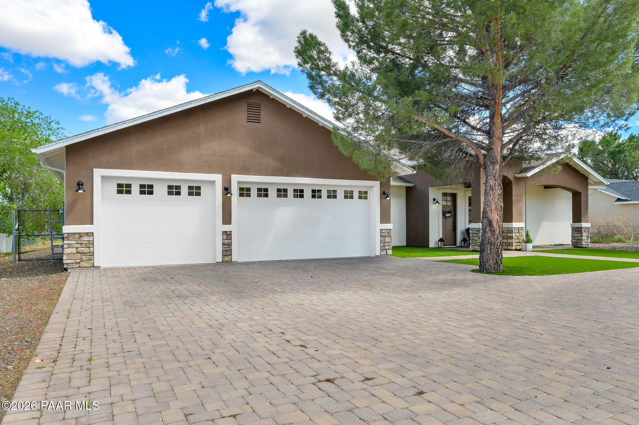 3625 N Valley View Drive