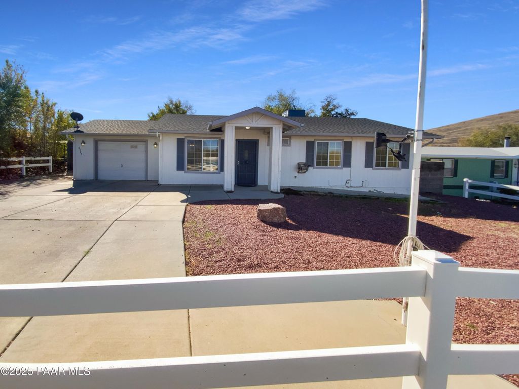 Photo of 6345 E Sunset Lane, Prescott Valley, AZ 86314 (MLS # 1078070)