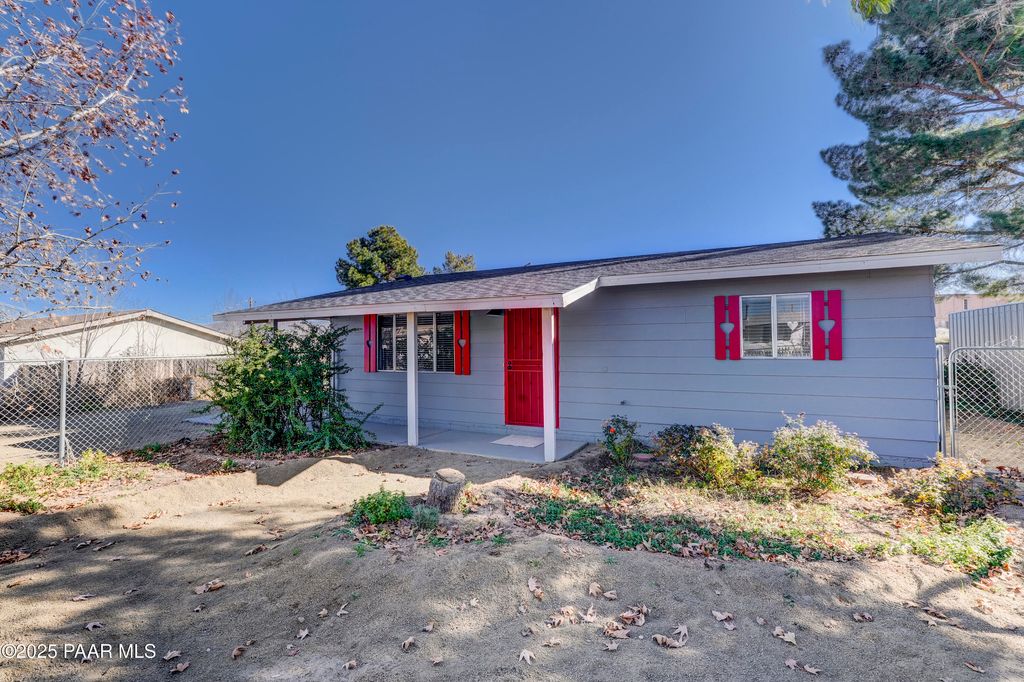 Photo of 2535 Huron Street, Dewey-Humboldt, AZ 86329 (MLS # 1078319)