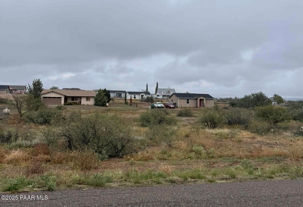 Photo of 19926 E Sierra Drive, Mayer, AZ 86333 (MLS # 1078101)