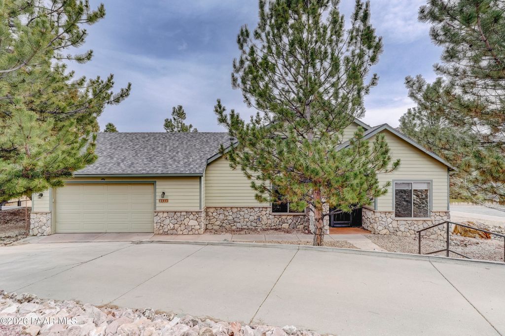 Photo of 911 N Waters Edge Way, Prescott, AZ 86303 (MLS # 1079496)