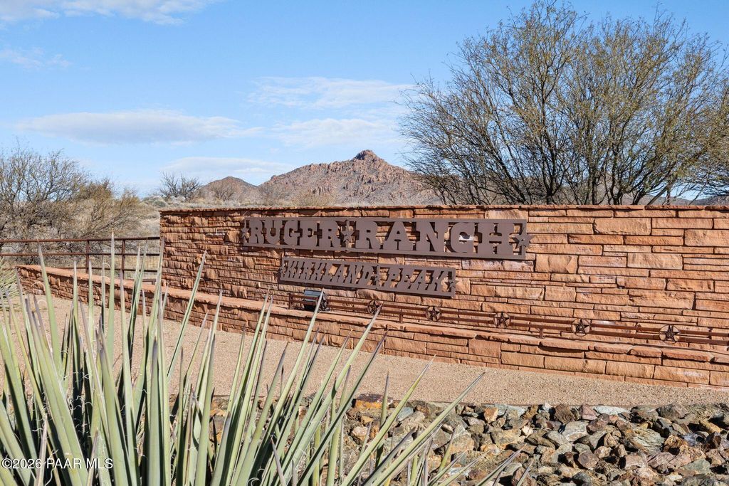 Photo of 25 S Cattle Call, Kirkland, AZ 86332 (MLS # 1081692)