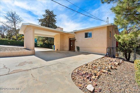Photo of 2250 Alta Vista Place, Prescott, AZ 86301 (MLS # 1079883)