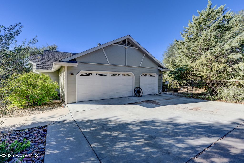 Photo of 7702 N Deerfield Drive, Prescott, AZ 86305 (MLS # 1077183)