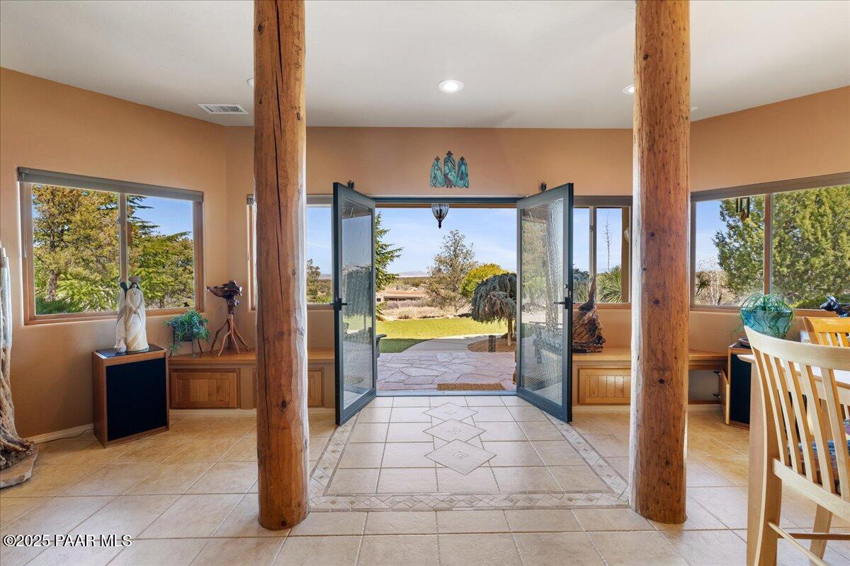 2730 W Love Lane