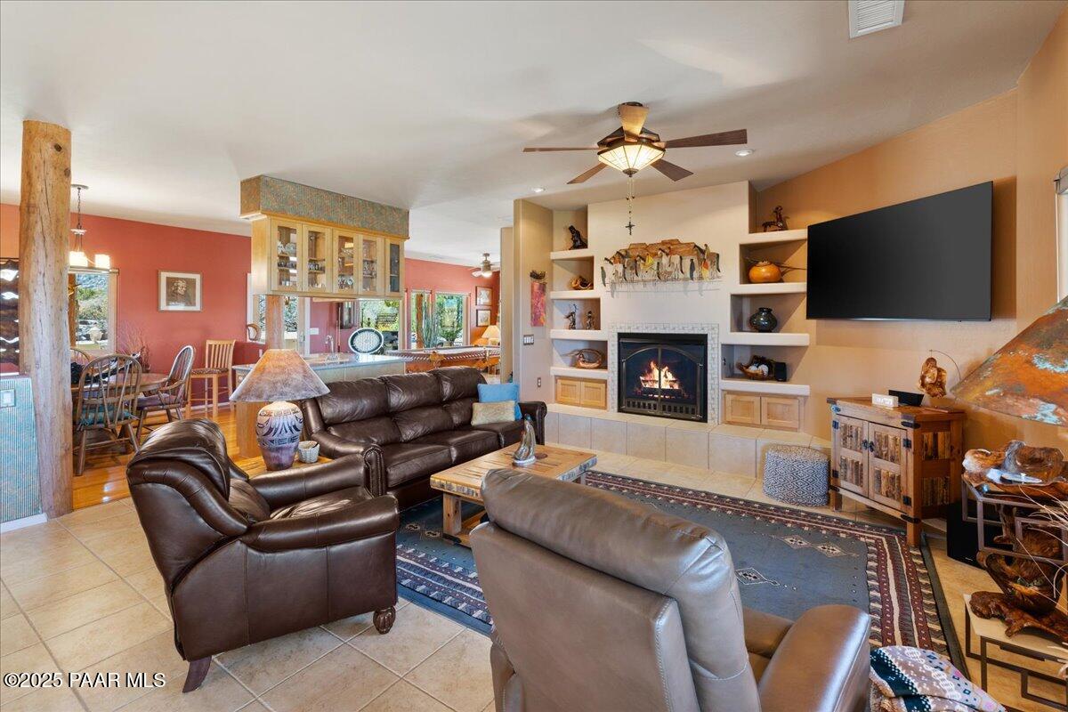 2730 W Love Lane