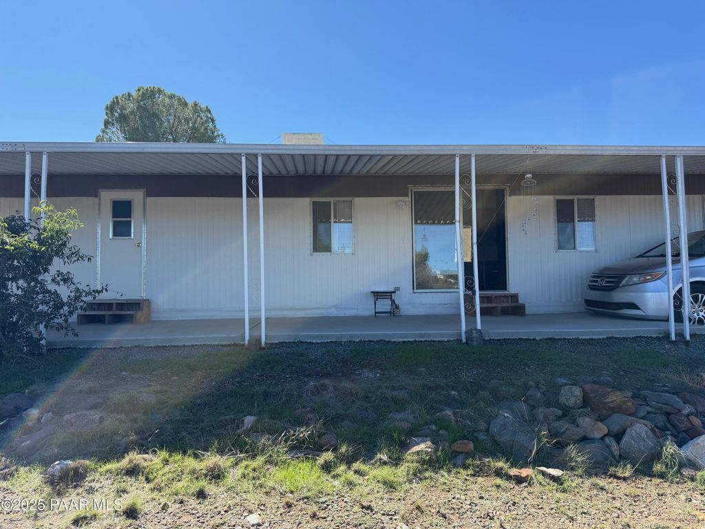 Photo of 17414 E Meadow Lane, Mayer, AZ 86333 (MLS # 1077225)