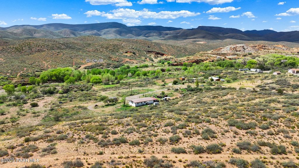 Photo of 11809 E Hackberry Mine Road, Mayer, AZ 86333 (MLS # 1078211)