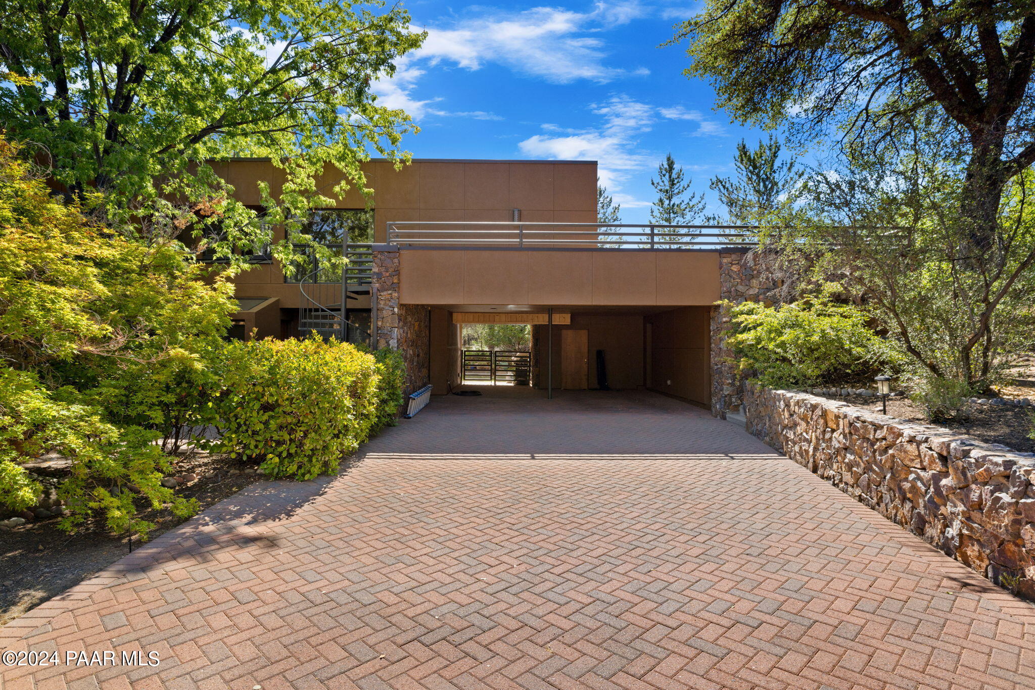 22 Pinnacle Road