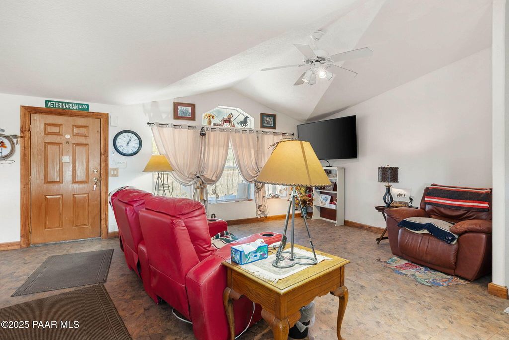 Photo of 743 W Barbara Rd Rd #5, Paulden, AZ 86334 (MLS # 1077537)