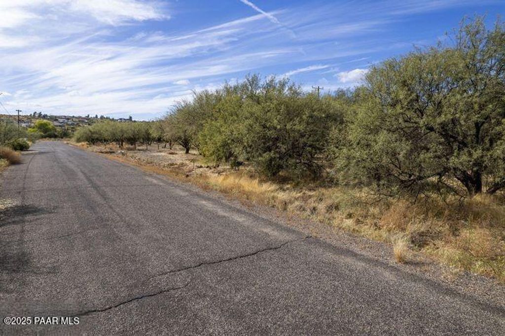 Photo of 20872 E Cortez Road, Mayer, AZ 86333 (MLS # 1076842)