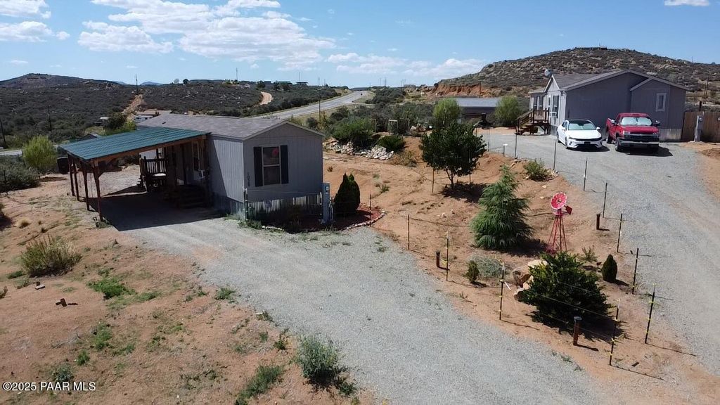Photo of 102 N Grantland Road, Dewey-Humboldt, AZ 86327 (MLS # 1076695)