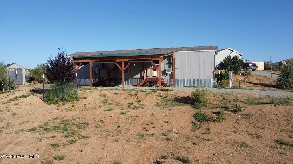 Photo of 102 N Grantland Road, Dewey-Humboldt, AZ 86327 (MLS # 1076695)