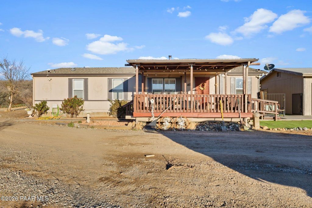 Photo of 485 N Old Coach Trail, Dewey-Humboldt, AZ 86327 (MLS # 1078848)