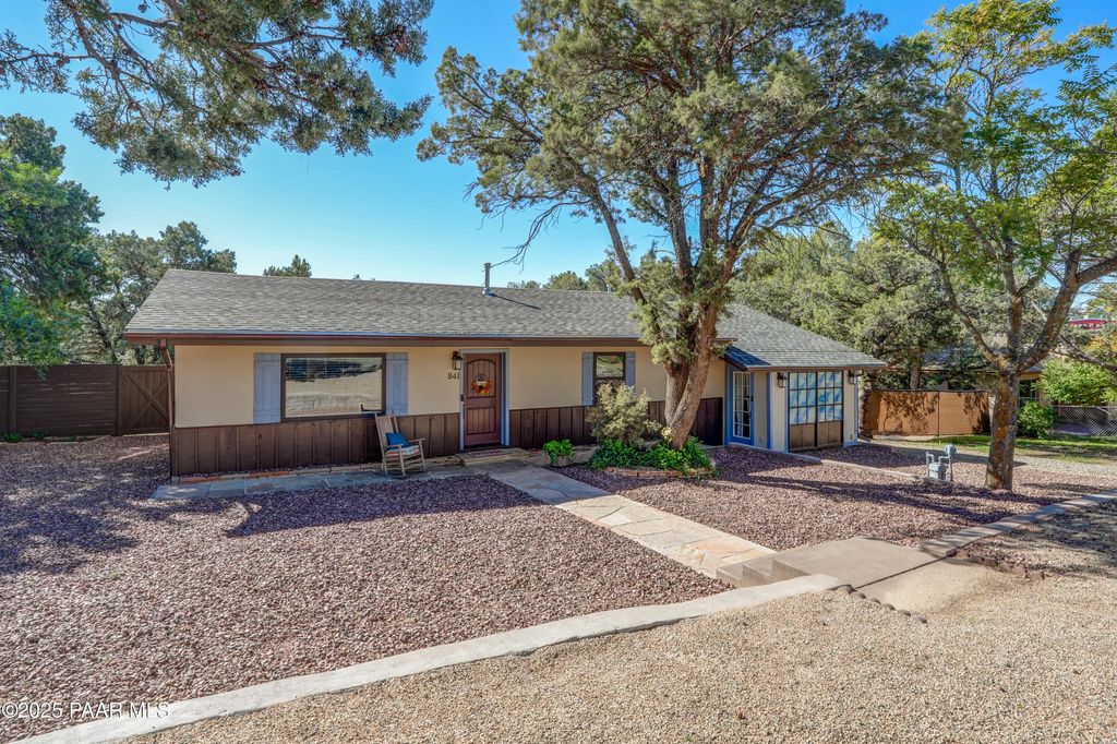 Photo of 841 Danita Street, Prescott, AZ 86301 (MLS # 1077376)