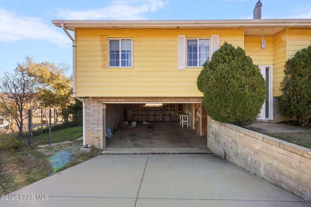 Photo of 10231 S Fir Street, Mayer, AZ 86333 (MLS # 1078168)