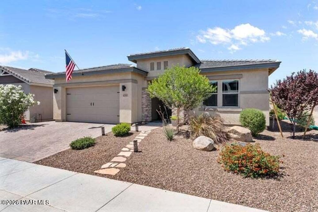 Photo of 4290 Copperhead Drive, Wickenburg, AZ 85390 (MLS # 1081595)