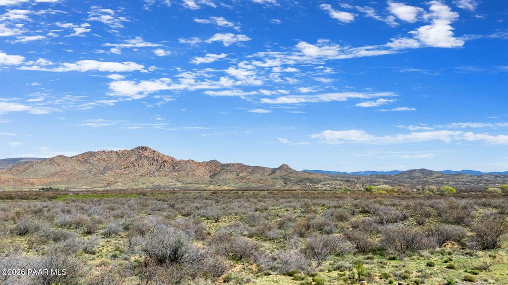 Photo of 8807 S Fipsila Circle, Kirkland, AZ 86332 (MLS # 1079925)