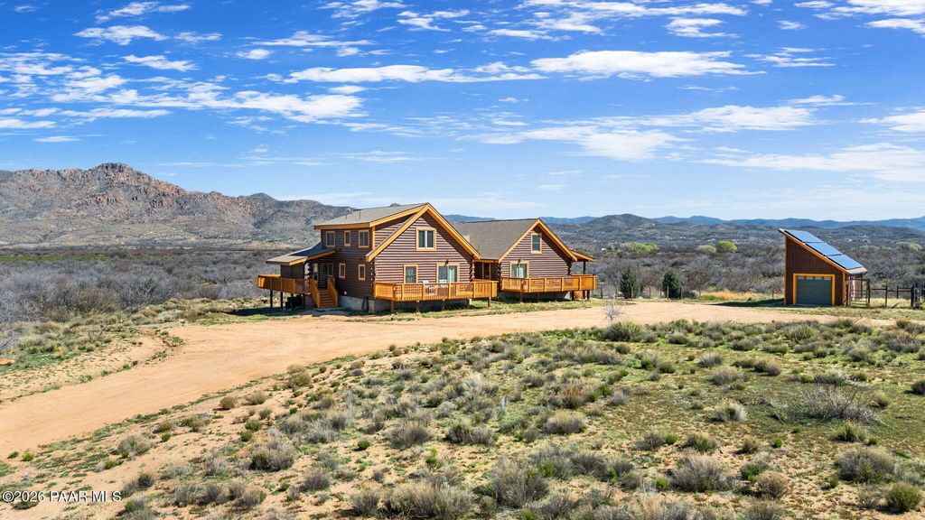 Photo of 8807 S Fipsila Circle, Kirkland, AZ 86332 (MLS # 1079925)